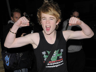 Ξεμπροστιάστηκε ο «προικισμένος» τραγουδιστής