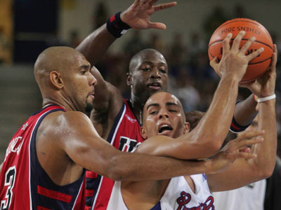 Στα χέρια και τα μαχαίρια οι δύο υπουργοί!