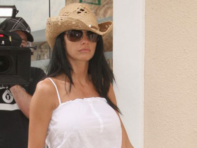 Διέγραψε και από το… χέρι της τον Peter Andre η Jordan