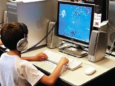 Οι Έλληνες γονείς υστερούν στο ίντερνετ έναντι των παιδιών τους