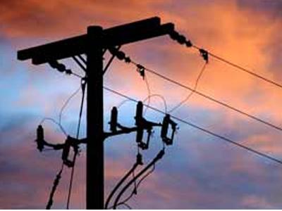 Έκοψαν κολώνα της ΔΕΗ και την πέταξαν στην θάλασσα