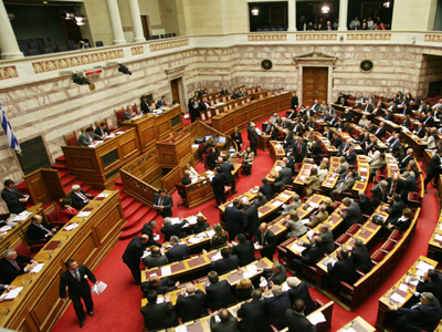 Βουλευτές… προσκυνητές!