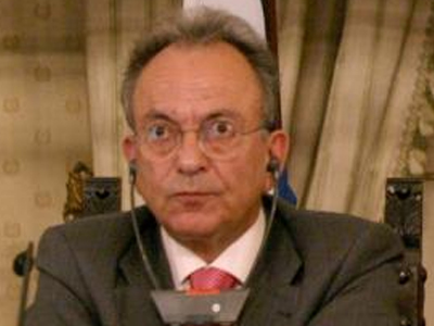 Απίστευτο! Αντί θεωρείων… στον πρόεδρο