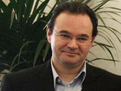 Κυβέρνηση κατά ΠΑΣΟΚ για συνάντηση Παπακωνσταντίνου-Πάπιστα