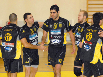 Στον πάγκο του Άρη ο Γιώργος Οικονομίδης