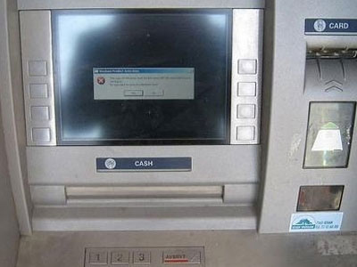 Επίθεση με μολότοφ σε υποκατάστημα της Eurobank