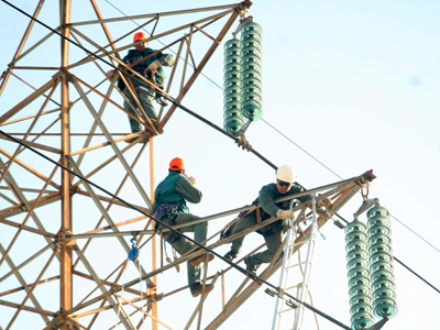 Τραγικός θάνατος εναερίτη της ΔΕΗ από ηλεκτροπληξία