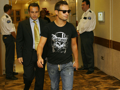 Ο Ντέμης δεν είναι δειλός