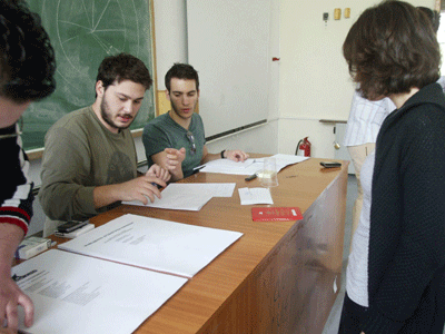 Στις κάλπες προσέρχονται οι φοιτητές