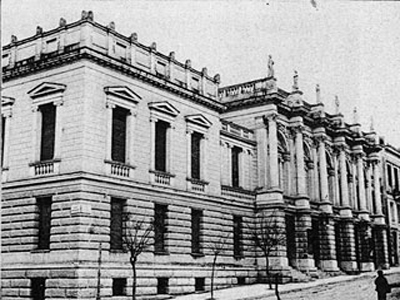 Με προορισμό το θέατρο…