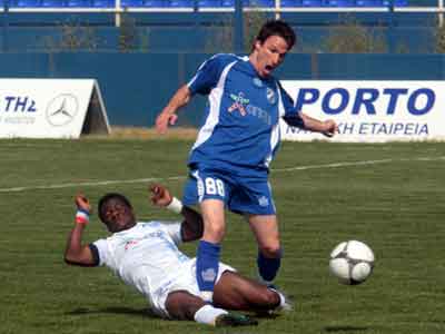 Απέκτησε τρεις και ανανέωσε με δύο ο Εθνικός