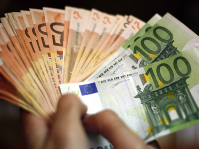 «Γυρίζουν τις πλάτες τους» σε δάνεια και κατανάλωση