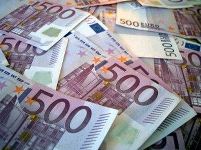 Αυξάνονται τα πλαστά χαρτονομίσματα του ευρώ