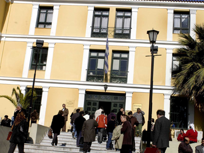 Ψάχνουν τους εισαγγελείς, αλλά… η κλήση τους προωθείται