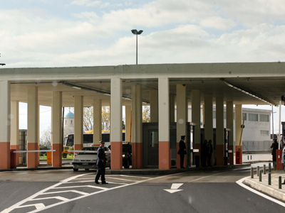 Ελλείψεις σε βενζίνη, τρόφιμα και πρώτες ύλες λόγω απεργίας των Τελωνειακών