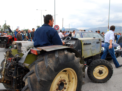 Με κινητοποιήσεις απειλούν οι κτηνοτρόφοι