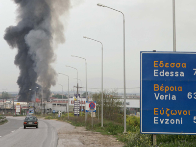 Μεγάλη φωτιά σε αποθήκες σούπερ μάρκετ