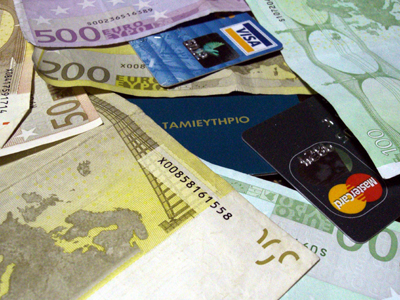 Τρομοκρατημένοι από την οικονομία οι Έλληνες