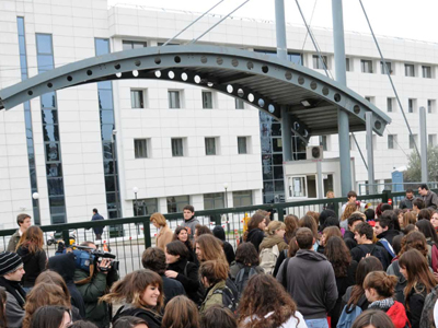 “Ραντεβού” στο υπουργείο Παιδείας δίνουν οι ωρομίσθιοι εκπαιδευτικοί