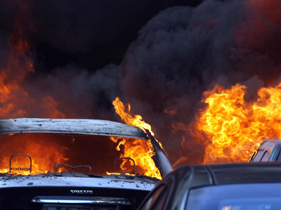 Εμπρησμοί αυτοκινήτων σε Θεσσαλονίκη και Πάτρα