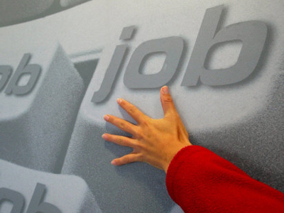 Η ανεργία χτύπησε και τη Γερμανία, ενώ αυξάνεται στις ΗΠΑ