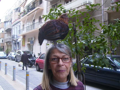 Κο-κορώνα στο κεφάλι της