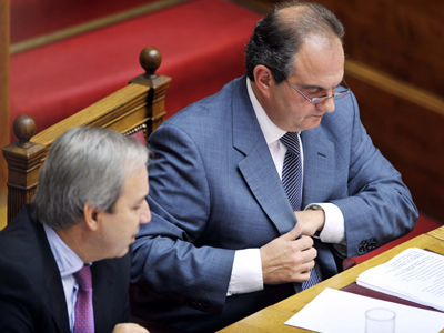 Νέα παρέμβαση Καραμανλή προς τις τράπεζες