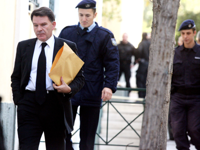 Βάλλει κατά πάντων ο συνήγορος των ειδικών φρουρών