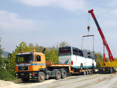 Ανατροπή λεωφορείου των ΚΤΕΛ στη Θεσσαλονίκη