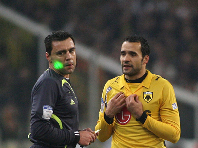 Καταδικάστηκε οπαδός για κατοχή συσκευής λέιζερ