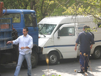 Ληστής πυροβόλησε και μαχαίρωσε οδηγό χρηματαποστολής