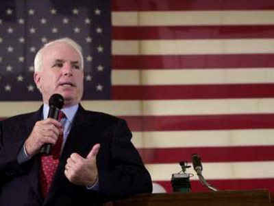 Προηγείται ο Μακ Κέιν