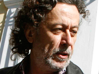 Με θράσος χιλίων πιθήκων