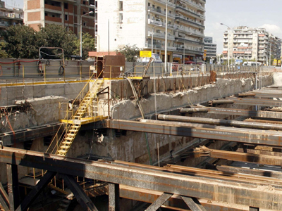 Καταπλακώθηκε από γερανό στο εργοτάξιο του Μετρό