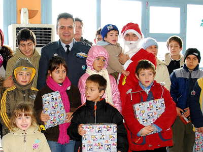 Με Super Puma στη Μυτιλήνη ο Αϊ Βασίλης