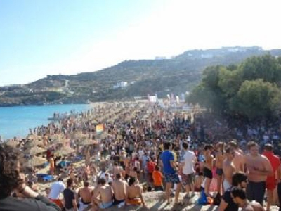 Συμμορία μπράβων με ναρκωτικά στη Μύκονο