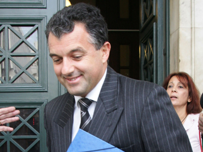 Εξεταστική: «Συνέταιροι» η Μονή και ο όμιλος Πάπιστα