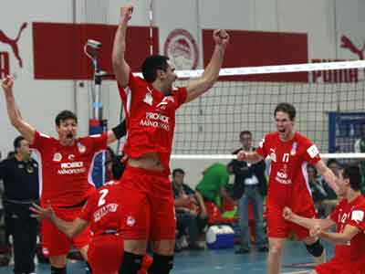 Απέκτησε Κουζούνη και Αγγελόπουλο στο βόλεϊ ο Ολυμπιακός