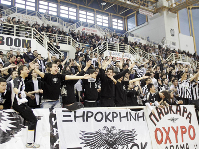 Ενέδρα σε πούλμαν με οπαδούς του ΠΑΟΚ