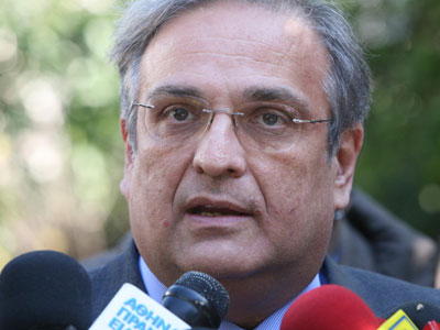 Διαψεύδει ο Παπαθανασίου τα περί ειδικών φόρων