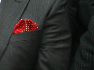 Έφτυσε τον πρώην Υπουργό!