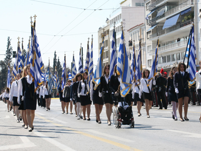 «Αντι-παρελάσεις» σε Θεσσαλονίκη και Αθήνα