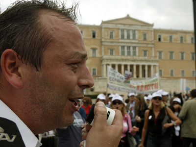 Πορεία στη βουλή κάνουν οι εργαζόμενοι του Αττικόν