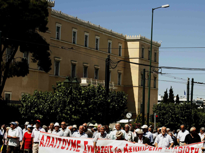 Κλειστή η Βασιλίσσης Σοφίας λόγω διαμαρτυρίας με μικροεπεισόδια