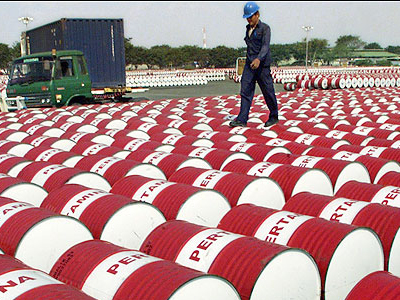 Μεγάλη πτώση στις τιμές του πετρελαίου