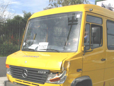 Σύγκρουση σχολικού με ταξί