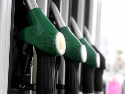 «Μαγική εικόνα» η φθηνή βενζίνη