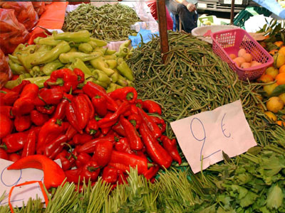 Μεγάλη μείωση στις τιμές αγροτικών προϊόντων το Φεβρουάριο