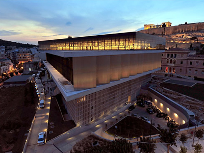 Μιλούν όλοι, μιλούν κι οι Άγγλοι