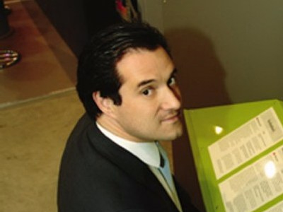 Ο Αδέσμευτος δεσμεύεται